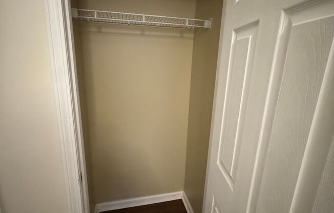 1 bed, 1 bath, 570 sqft, $895, Unit 2011-35