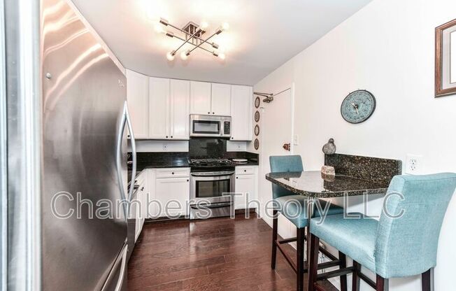 1300 Army Navy Dr Apt 506