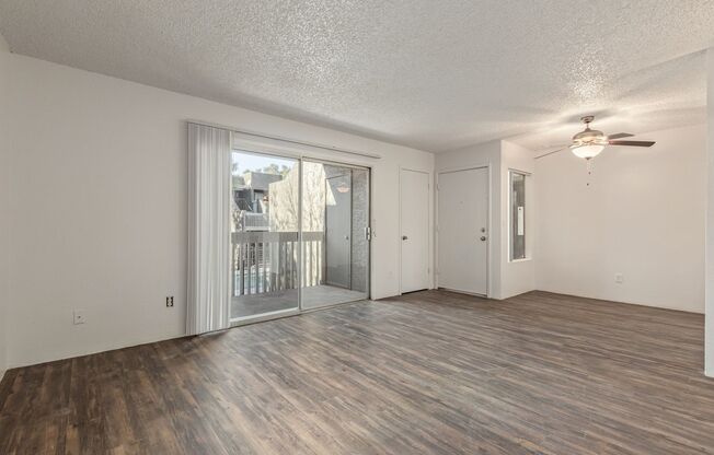 1 bed, 1 bath, 680 sqft, $1,095, Unit 220