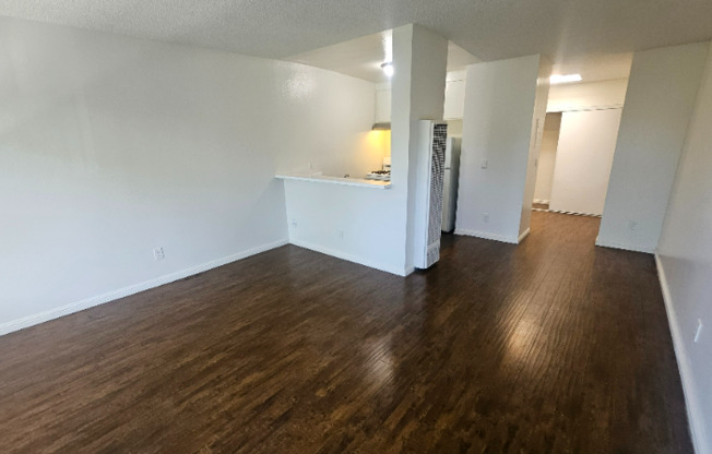 1023 BROAD AVE