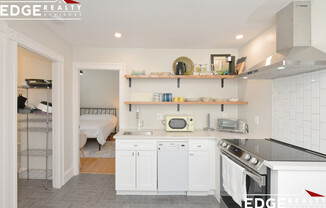 15 B LEXINGTON ST