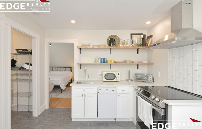 15 B LEXINGTON ST