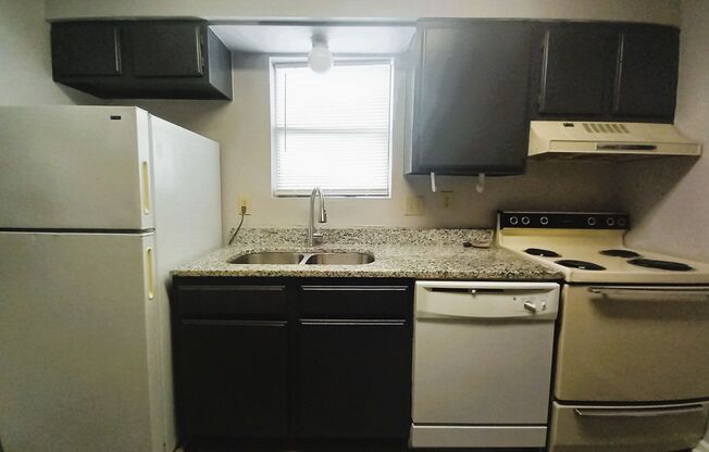 2 beds, 2 baths, 1,058 sqft, $1,249, Unit I