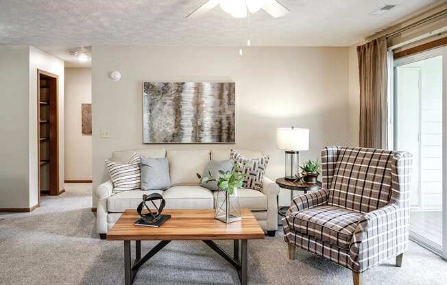 One- two- and three-bedroom apartment homes featuring amenities like three pools, fitness center, basketball court and much more at The Pointe in La Vista, NE
