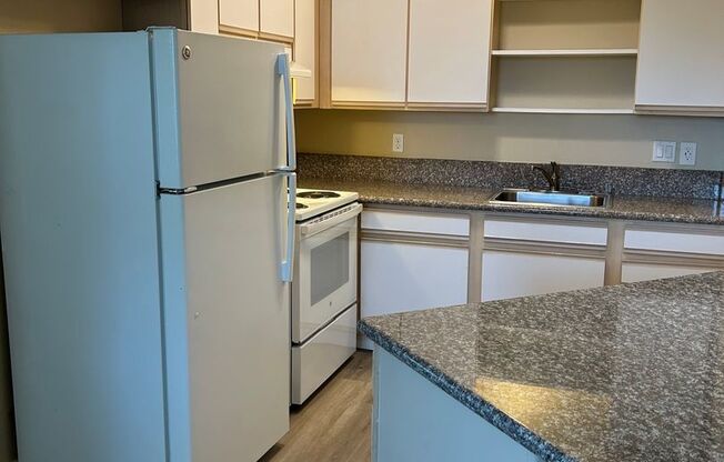 (384) Four Wings - 2 Bedroom  / 1 Bathroom