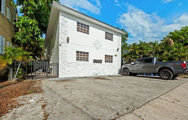 Spacious 3BD / 1BA & 2BD / 1BA Apartment | Prime Miami Location | Near Downtown