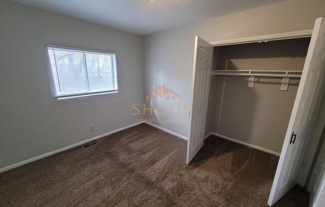 3 beds, 1 bath, 1,664 sqft, $1,350, Unit 1412 Broadway St