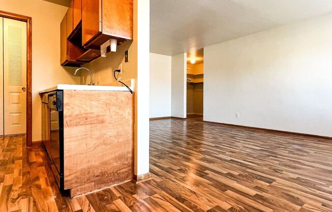 Discover Your Dream Home at Aquilla Park Apartments - Pet-Friendly Living in St. Louis Park!