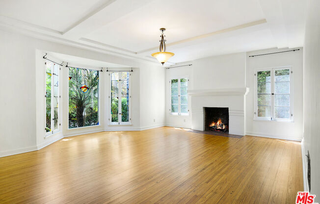 6137 W 6 ST