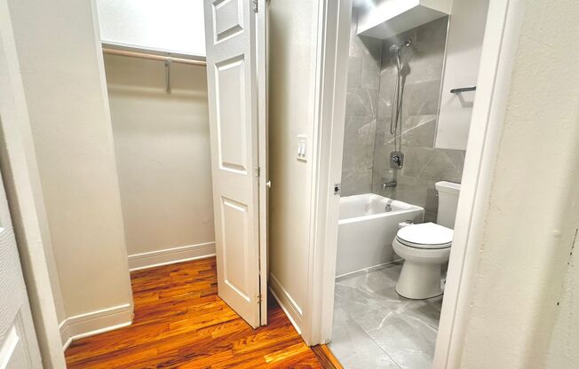 Studio, 1 bath, 400 sqft, $1,350, Unit 6954-204