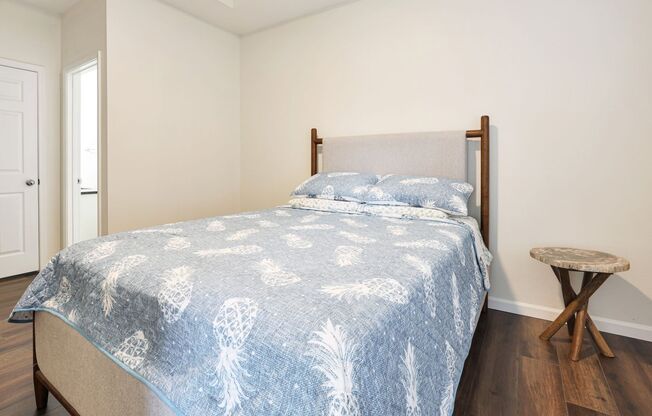 3 beds, 2 baths, $2,150, Unit Apt 711