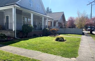 Charming 2-bedroom unit in fourplex