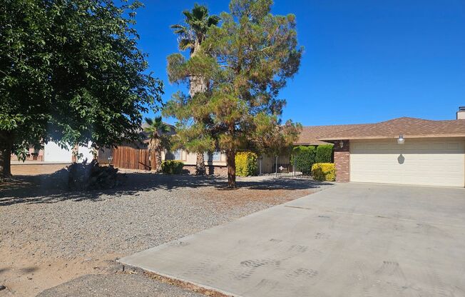 4 BEDROOM APPLE VALLEY HOME