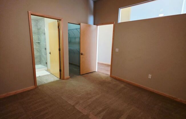 1 bed, 1.5 baths, 1,043 sqft, $2,000, Unit 102