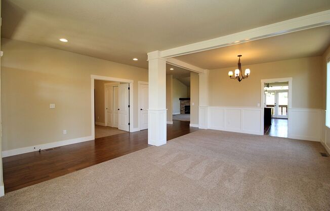 Gorgeous Happy Valley 3+ Bed/2.5 Bath Mostly One-Level Home