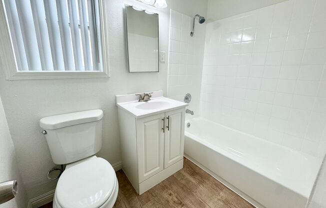 1 bed, 1 bath, $2,100, Unit 702-1