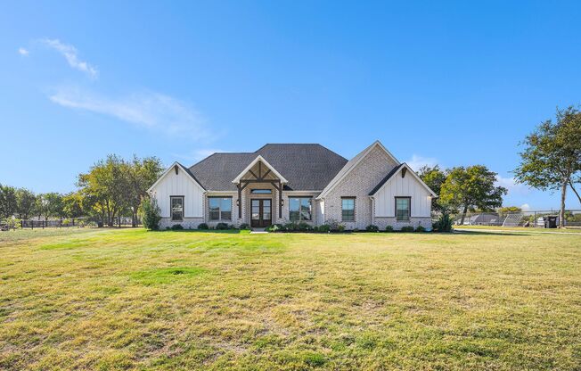 4/2 with office in Joshua ISD on 1 Acre