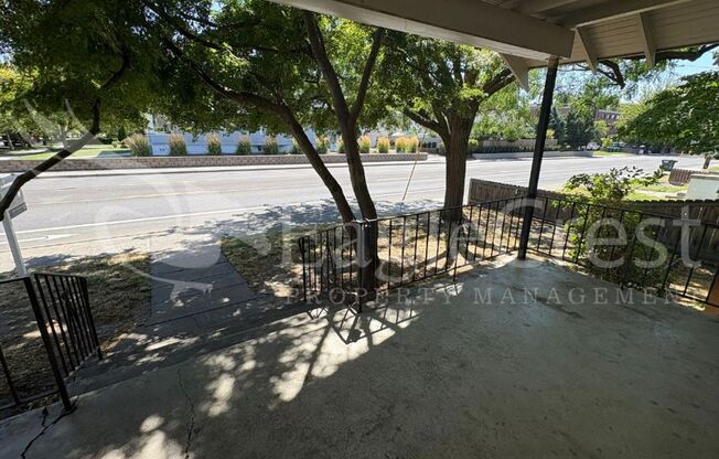 Large 8-Bedroom Home Across from Whitman College – Lawn Care Included