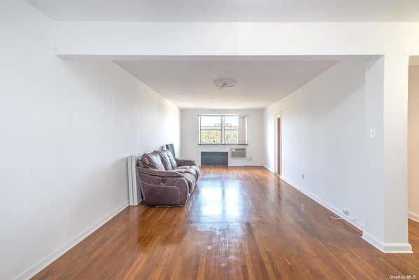 2 beds, 1 bath, 900 sqft, $2,400, Unit 6C