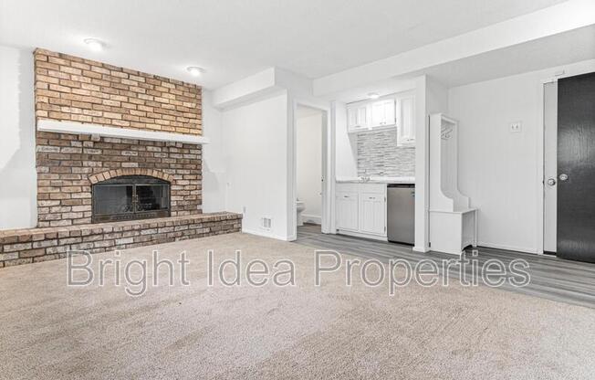 1716 EVERGREEN DR