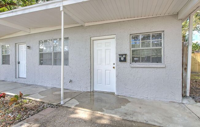 Very nice large 5 bedroom/3 bathroom home in booming Ybor city area