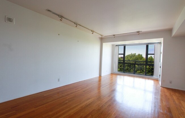 Studio, 1 bath, 532 sqft, $3,100, Unit 701