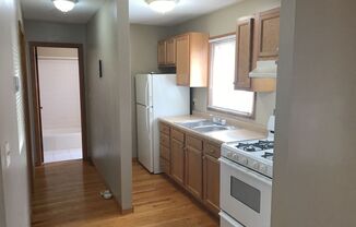 1 bed, 1 bath, 600 sqft, $949, Unit 17