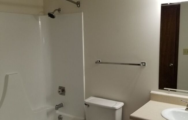 1 bed, 1 bath, 631 sqft, $850, Unit 1505-10