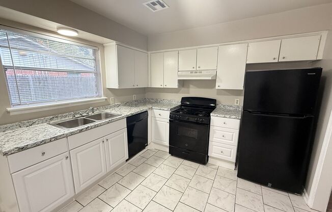 3 Bedroom 1.5 bathroom duplex home