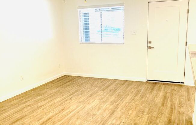 1 bed, 1 bath, 570 sqft, $995, Unit 37