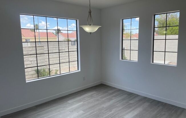2 beds, 2 baths, $1,375, Unit UNIT 1083