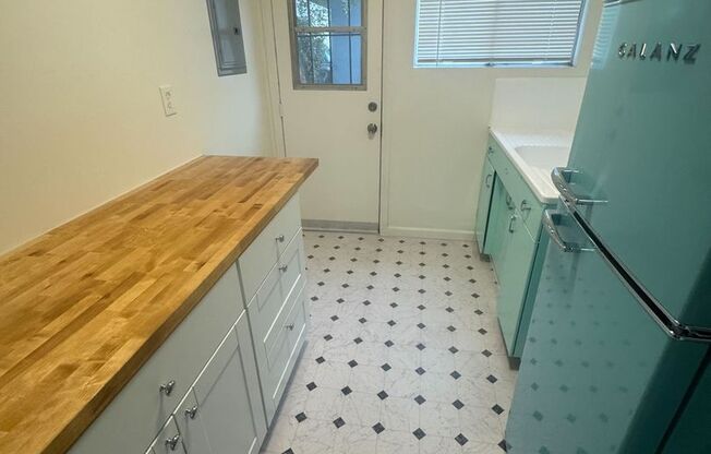 1 bed, 1 bath, $2,075, Unit 1223-G