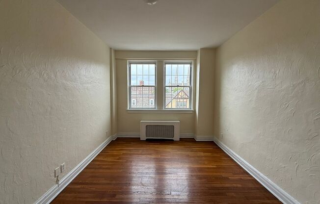 2 beds, 2 baths, 1,303 sqft, $2,400, Unit New King Edward  201