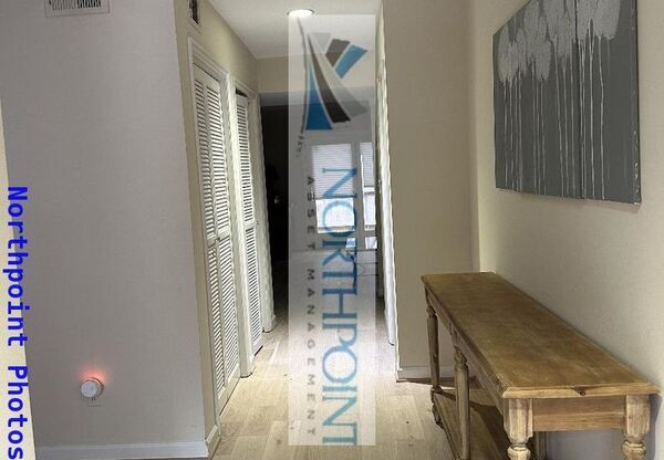 17 IVY RDG NE
