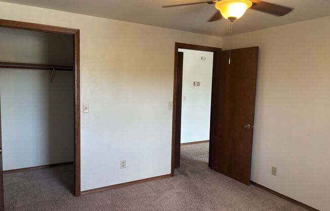 2 beds, 2 baths, 1,029 sqft, $1,229, Unit 1401 044