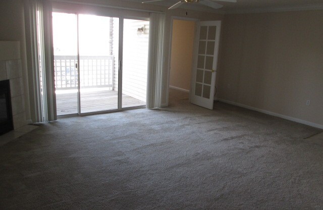 1 bed, 1 bath, 982 sqft, $1,182, Unit 14-207