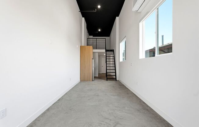1 bed, 1 bath, 412 sqft, $2,245, Unit 102-A