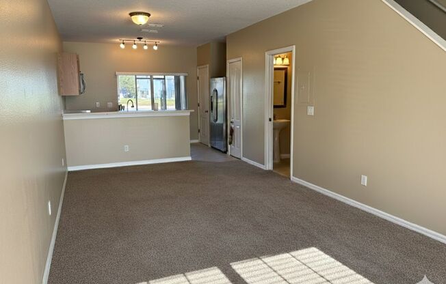 Charming & Move-In Ready Townhome in Gated Placid Lake! $500 off First Month Rent!