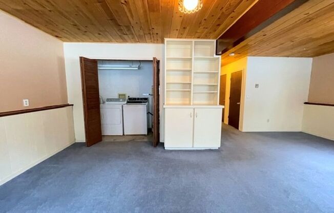 East Anchorage Four Bedroom Home with Bonus/Family Room, Fireplace, and Attached Garage