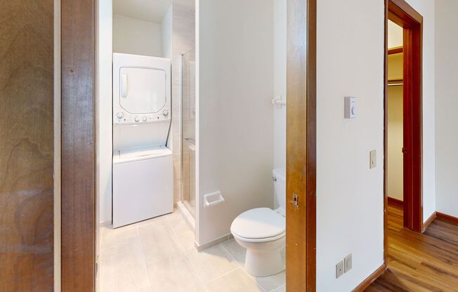 2 beds, 2 baths, 950 sqft, $1,795, Unit 7670CA