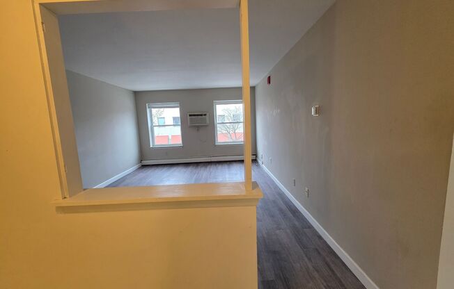 1 bed, 1 bath, $1,195, Unit 209