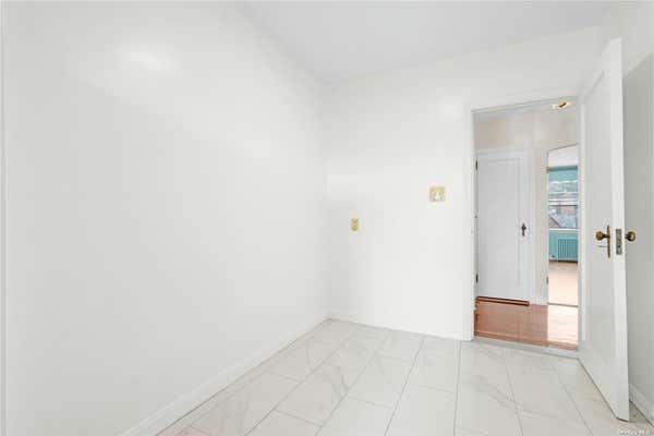 2 beds, 1 bath, $2,450, Unit 2R