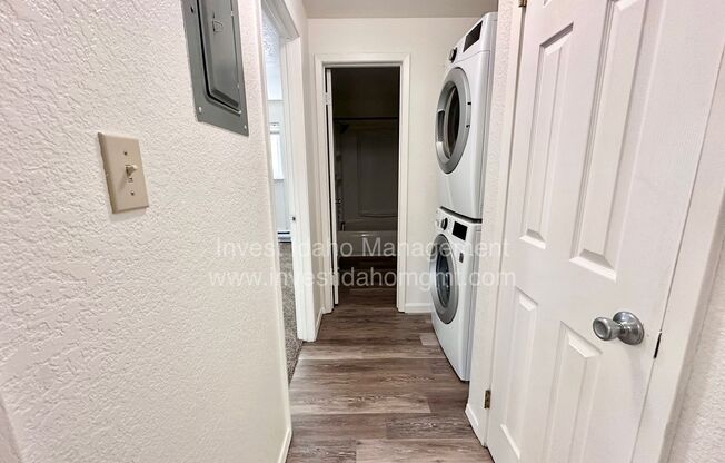 2 beds, 1 bath, 800 sqft, $1,195, Unit 50