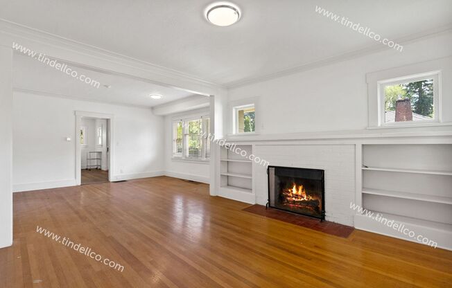 4 Bedroom Bungalow Inner Northeast Portland with Lawn Care Included + Solar panels!