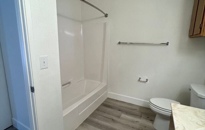 1 bed, 1 bath, 688 sqft, $1,375, Unit 027