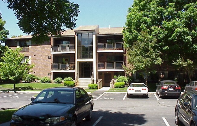 2310 COMMONWEALTH AVE