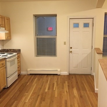 3 beds, 1 bath, 850 sqft, $4,200, Unit 5(3B)