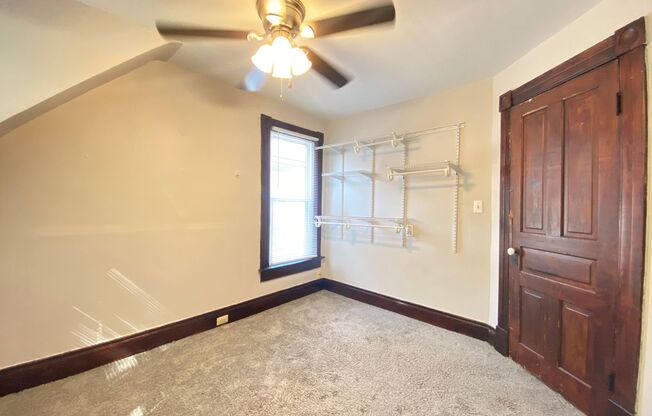 3 beds, 2 baths, $1,100