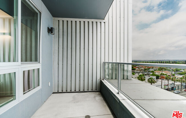 1 bed, 1 bath, 787 sqft, $4,195, Unit 728