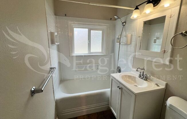 1 bed, 1 bath, 700 sqft, $850, Unit Unit 2